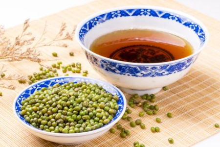 夏天别光喝绿豆汤，这3道护心食疗方换着吃，补心又养血！