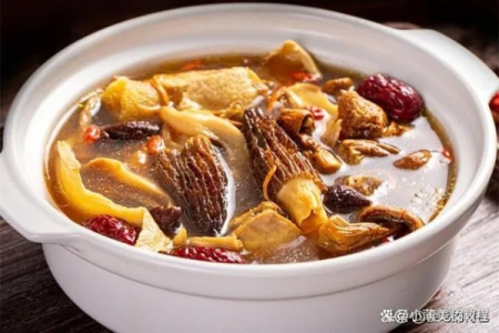 秋天宁可少吃肉，也要多吃这3种菌菇，补肾养胃、护心脑，增强抵抗力！