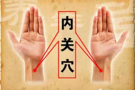 按揉这处三分钟，打开人体“气血之门”，宣肺止咳，宽胸利膈，胸痛咳嗽绕道走！