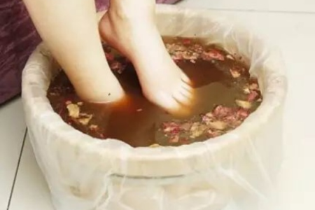 寒从脚下起，病从脚底除！泡脚加上这几物，祛寒湿，活气血，促睡眠