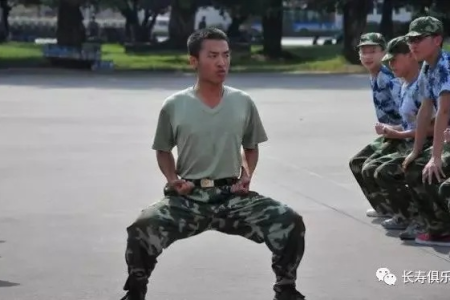 马步蹲居然也能升发阳气！每天坚持50次，元气满满一整天！