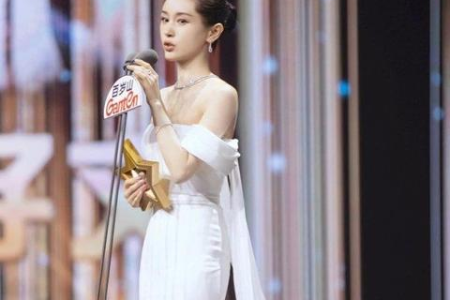 一个动作锻炼腰肩背，每天10分钟，浑身轻松！