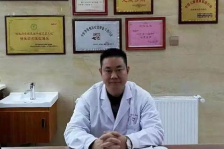 每天坚持这个动作，颈肩腰腿痛全好了，在家就能练！