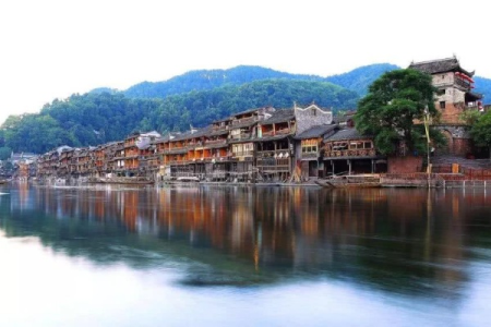 中国最美的10个小城，去过3个算合格，去过5个就是旅游达人！！