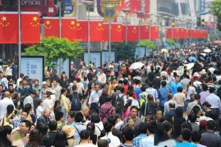 国庆节旅游城市推荐理由：避开人潮，国庆假期安心游玩指南