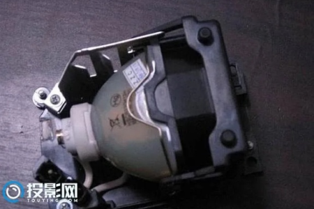 投影机换灯泡注意事项