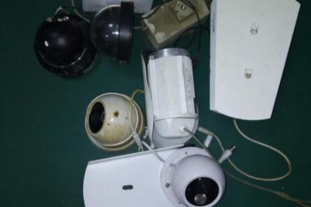 海康视频解码器如何连接到拼接屏？
