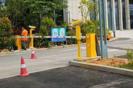 道闸杆不能完全落到位而且升起时升过头是什么原因？