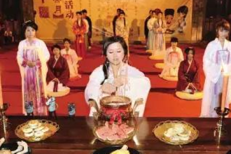 中秋节有什么特别的习俗？探秘中秋节背后的文化故事和传统！