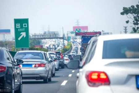2025清明节高速公路免费吗？7座以下小车免费通行时间确定