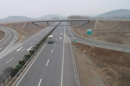 高速公路免费路段与收费路段如何计算通行费？