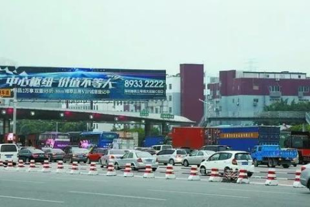 免费高速中途变成收费，下高速时需要交费吗？
