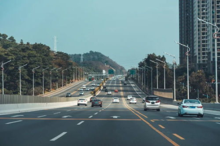 2025年清明节高速免费吗？高速公路免费通行时间公布