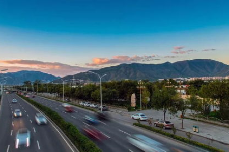 想知道2025年清明节高速公路是否免费？这里有答案