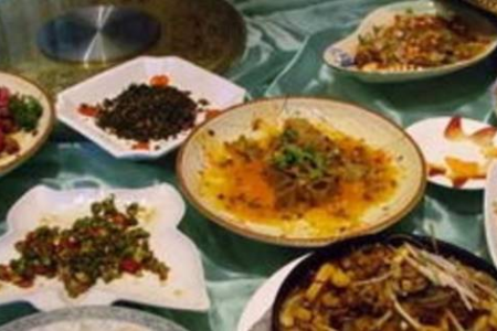吃隔夜海鲜差点送命！专家教你科学处理剩菜，远离食物中毒！