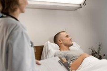 陪妈妈看病，被一眼看出“肿瘤”？原来这几种病会写在脸上！