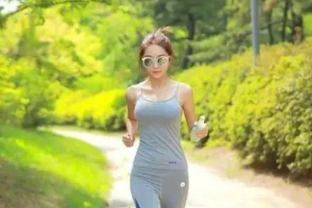 减肥慢跑的正确姿势和方法，避免受伤更高效