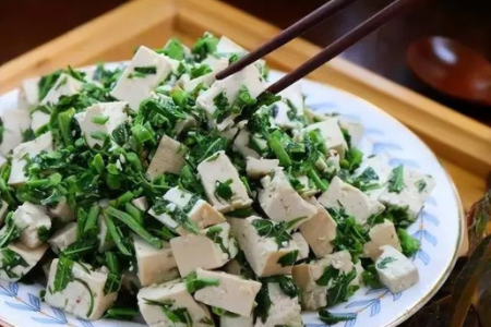 香椿拌豆腐做法大全：简单家常菜，好吃又营养