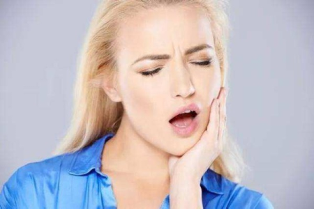 牙疼怎么止疼最快最有效？试试这些方法，告别牙疼折磨