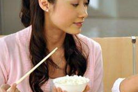 轻松搞定9个月宝宝一日三餐：儿科版饮食安排建议