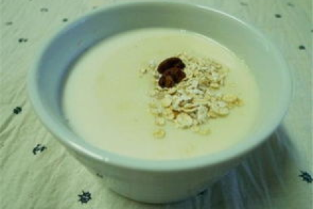 纯牛奶面膜的功效与危害，适合你吗？