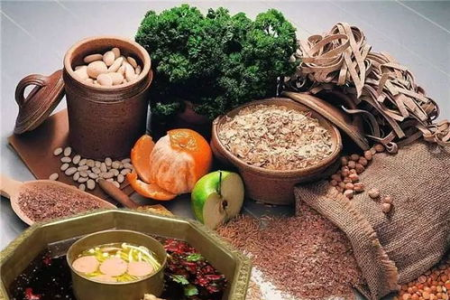 低血压吃什么食物能补上来？中医养生食谱推荐，帮你快速恢复！
