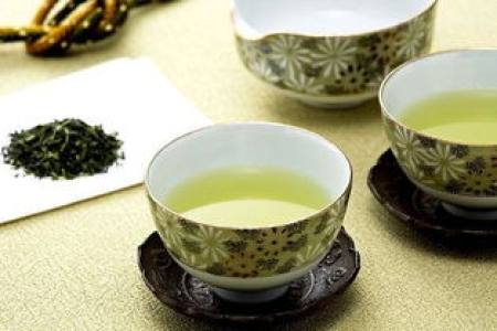中医养生：桑叶茶的功效与作用，帮你远离亚健康！