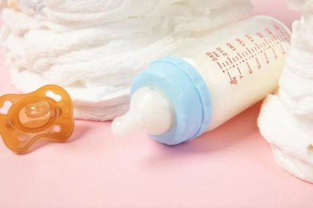 新生儿黄疸是母乳引起的？详解母乳性黄疸的几种病因