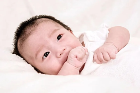 足月小样儿孩子长大后会和正常孩子一样吗？