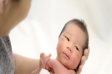 新生儿母乳性黄疸退了，继续喂母乳会加重吗？