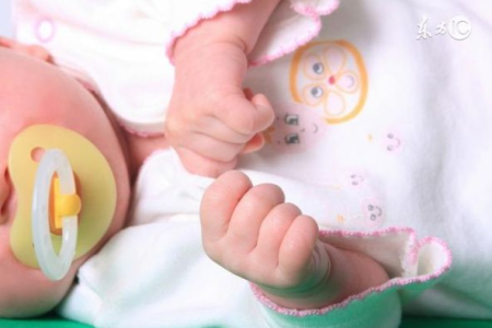 新生儿足月小样儿是怎么回事？如何帮助宝宝健康成长？
