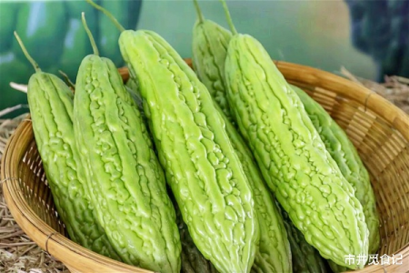 夏季吃苦瓜的好处有哪些？美容养颜，轻松度夏！