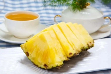 告别夏日食欲不振，吃凤梨消暑开胃，让你胃口大开！