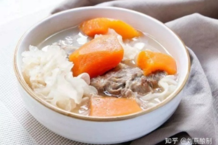 秋季丰胸食谱大全：让你轻松拥有傲人上围的食谱
