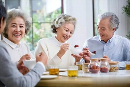 冬季巧补：老年人冬季进补指南，健康快乐过寒冬
