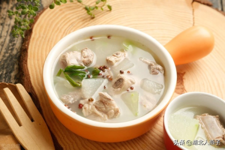 夏天喝什么汤最舒服？推荐几道消暑又美味的汤
