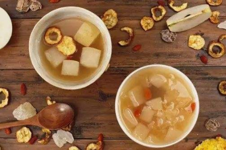 秋燥伤阴？秋冬养阴食疗方，滋补又养生