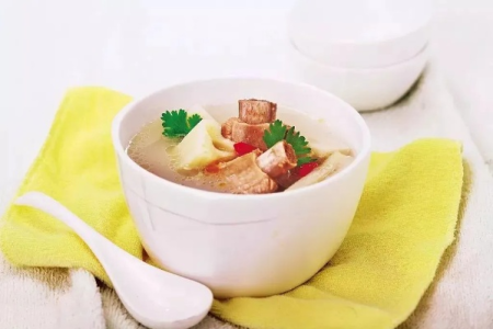 春季养生食谱推荐：四个简单美味的食谱助你健康度春