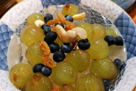 夏季消暑神器：奶香味十足的冰爽龟苓膏