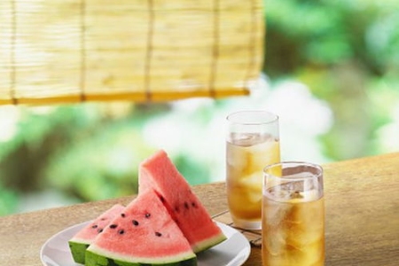 八种夏季清热解暑食物清单，告别暑热拥抱清爽