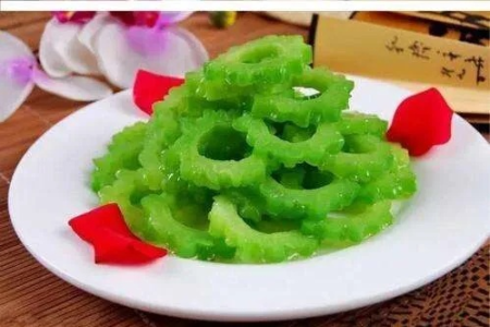 三种凉拌苦瓜的绝佳做法，让你爱上苦瓜的清香