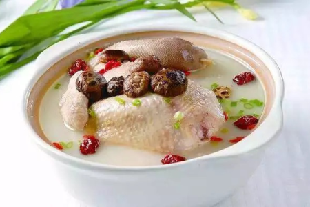 夏季炖鸡汤食谱推荐，简单易学又营养