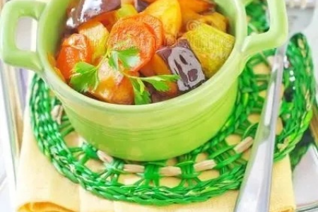 想知道冬天适合吃什么吗？这份食谱暖你一冬！