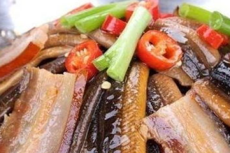 小暑黄鳝赛人参？别忘了，一定要煮熟再吃！