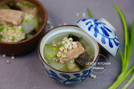 夏季养生：几款清凉好喝的煲汤食谱，让你清凉一夏