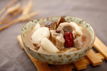 天凉了吃什么好？秋季养生食谱，让你暖身又健康
