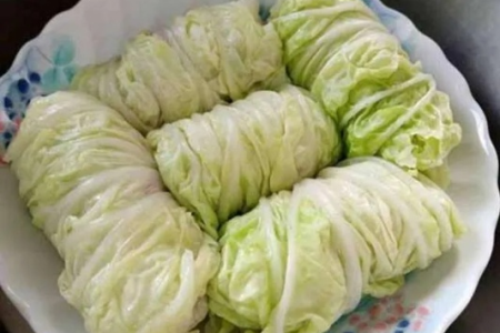 秋季大白菜蒸着吃，老人小孩都爱吃，营养美味不上火