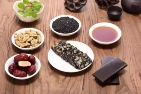 秋季可以吃阿胶吗？阿胶秋季食用好处及注意事项
