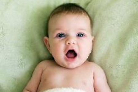 宝宝秋季抵抗力弱？吃乳铁蛋白提升免疫力！