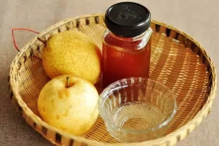 秋天干燥吃什么好？润燥养阴食疗方，告别秋燥烦恼！